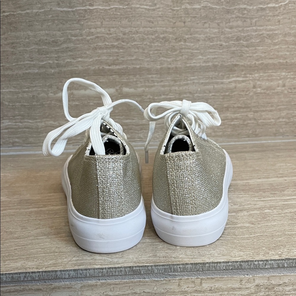 Cynthia Rowley NWOT Girls Size 1  Kids Glittery Gold Sneakers Sparkly - Picture 5 of 8